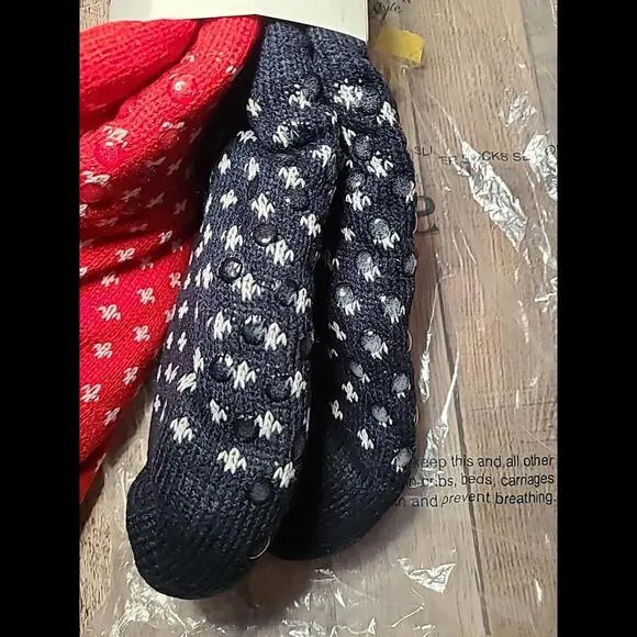 2 Pair Ladies Snowflakes Lined With Sherpa Slipper Socks Slipper Socks 9-11