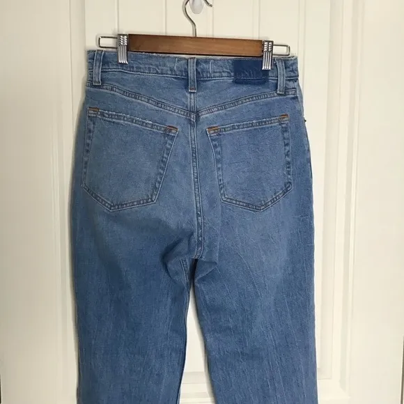Abercrombie &amp; Fitch The Ankle Straight Ultra High Rise Jean Size 28.