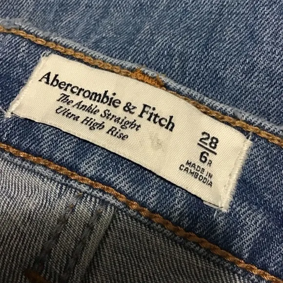 Abercrombie &amp; Fitch The Ankle Straight Ultra High Rise Jean Size 28.