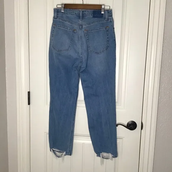 Abercrombie &amp; Fitch The Ankle Straight Ultra High Rise Jean Size 28.