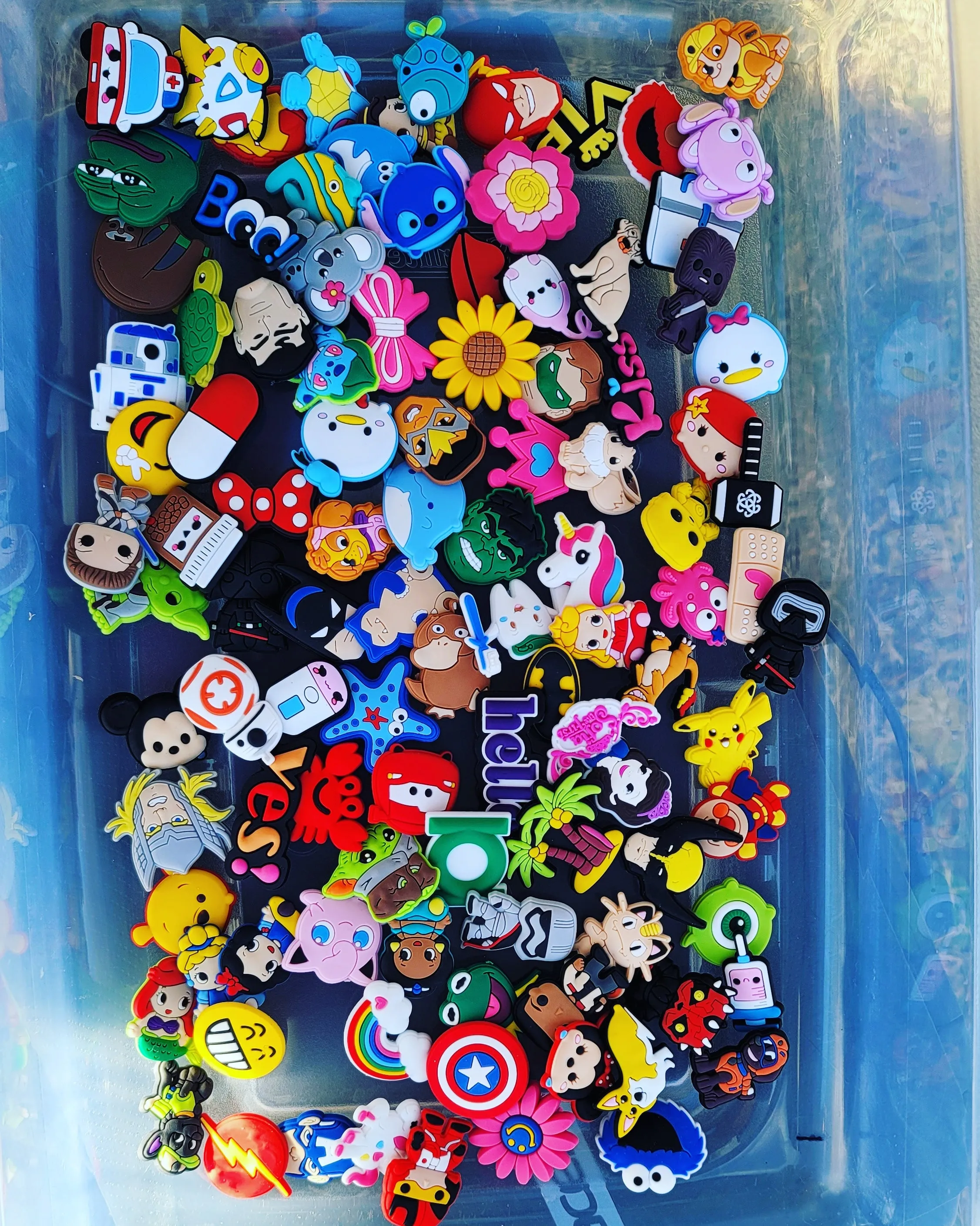 AMONG US CHARMS