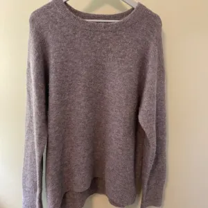 Aritzia: The Group Babaton Alpaca Blend Thurlow Sweater Soft Pink/Gray Size M