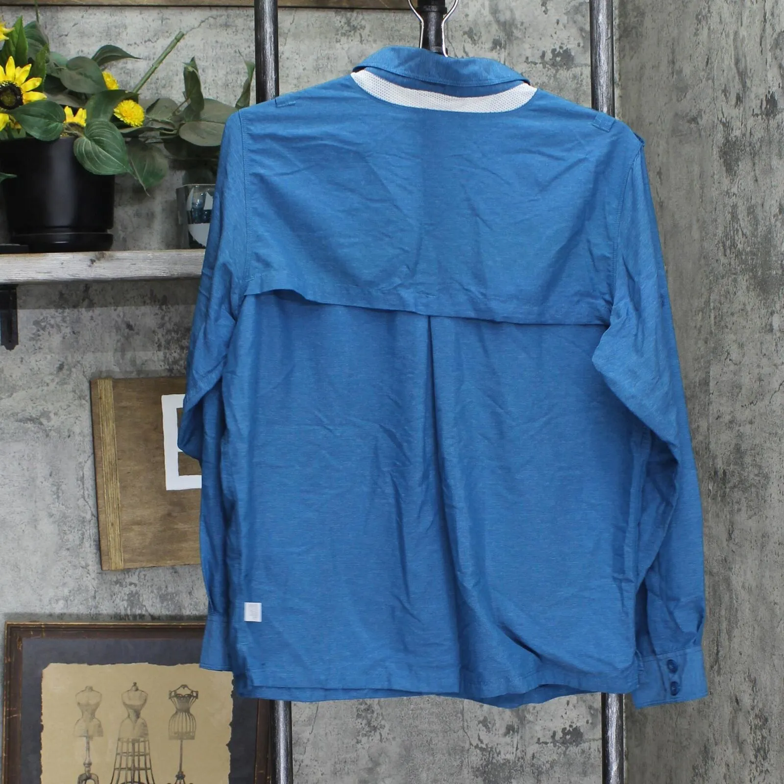 Eastern Mountain Sports Womens Button Up Mesh Lined Outdoor Active Shirt Blue L