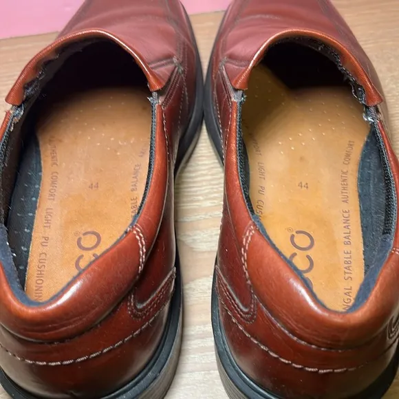 ECCO Helsinki 2.0 Apron Toe Slip On Loafer Brown Leather Office Cushion Casual