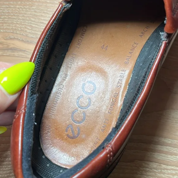 ECCO Helsinki 2.0 Apron Toe Slip On Loafer Brown Leather Office Cushion Casual