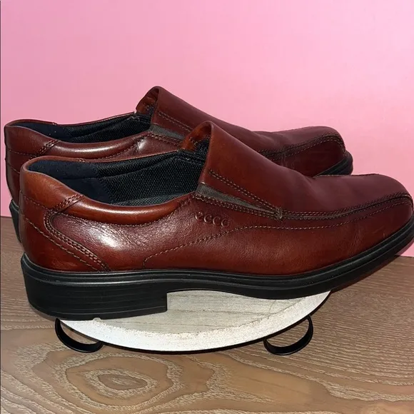 ECCO Helsinki 2.0 Apron Toe Slip On Loafer Brown Leather Office Cushion Casual