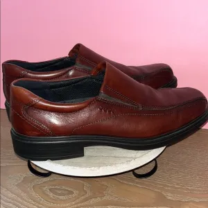 ECCO Helsinki 2.0 Apron Toe Slip On Loafer Brown Leather Office Cushion Casual