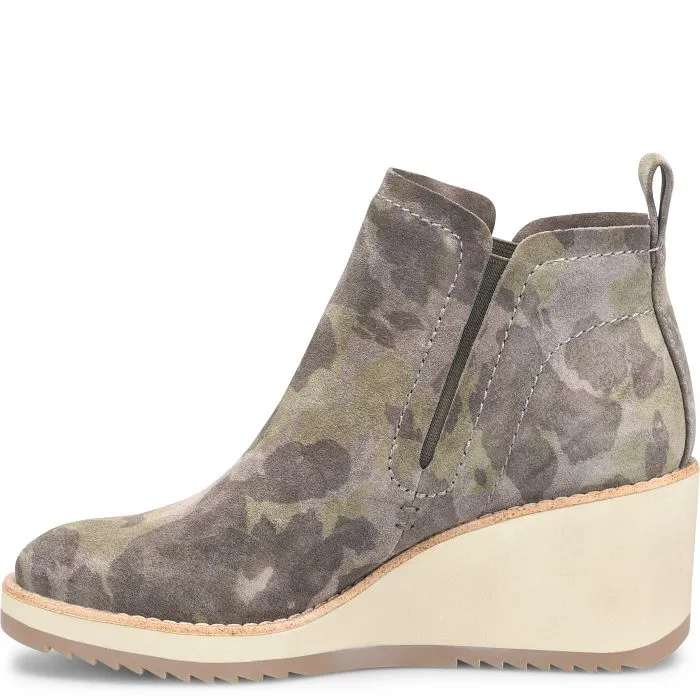 Emeree waterproof wedge bootie in olive camo
