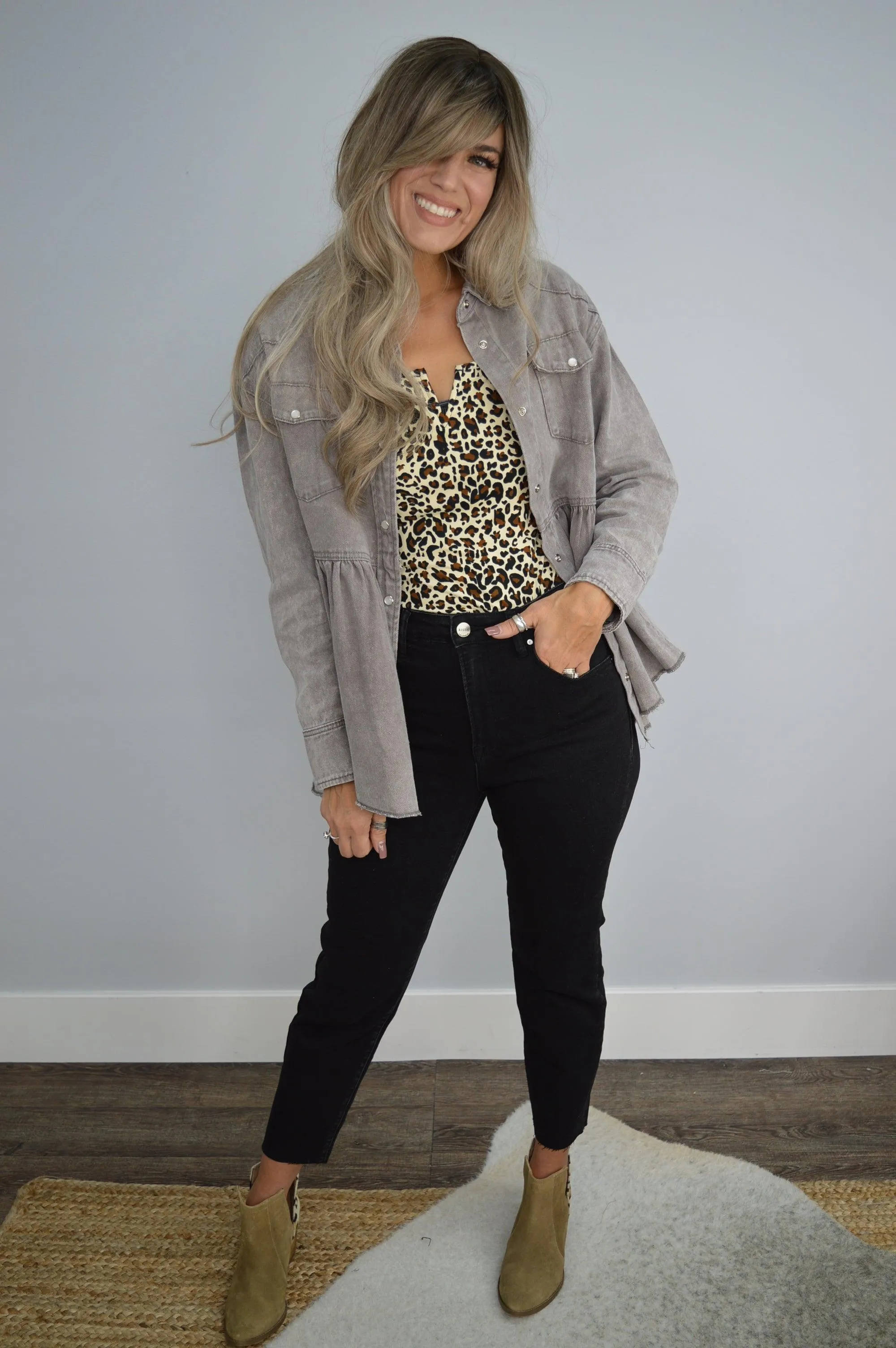 Hazel Blues® | Earl Grey Button Up Long Sleeve Top