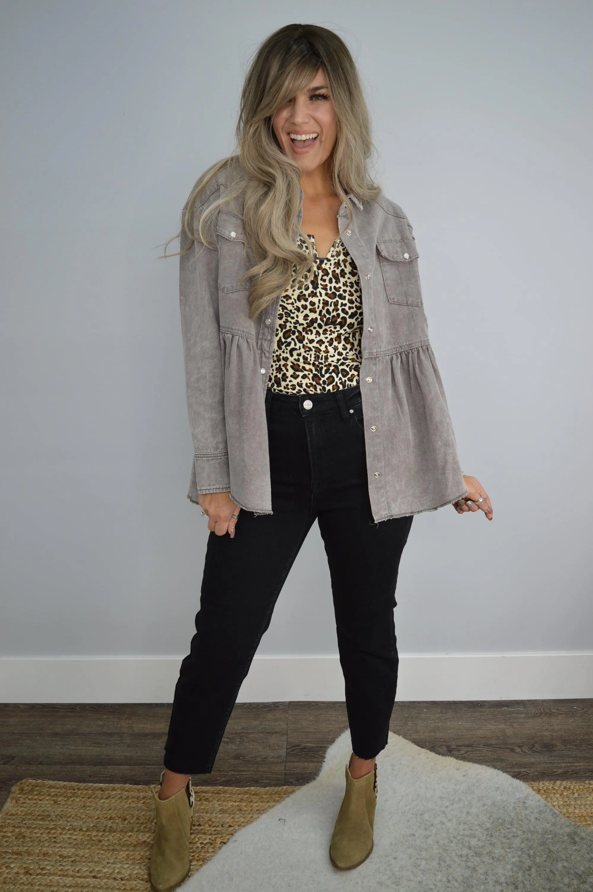 Hazel Blues® | Earl Grey Button Up Long Sleeve Top