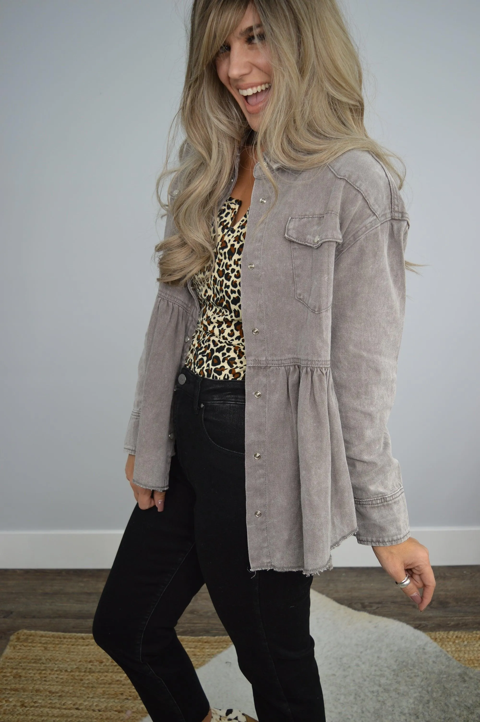 Hazel Blues® | Earl Grey Button Up Long Sleeve Top