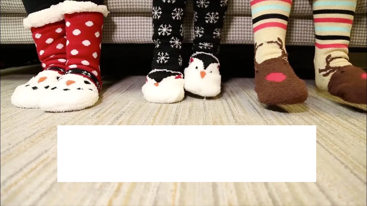 Holiday Slipper Socks – Character Designed Pair! Auction is for 1 Pair Penguin