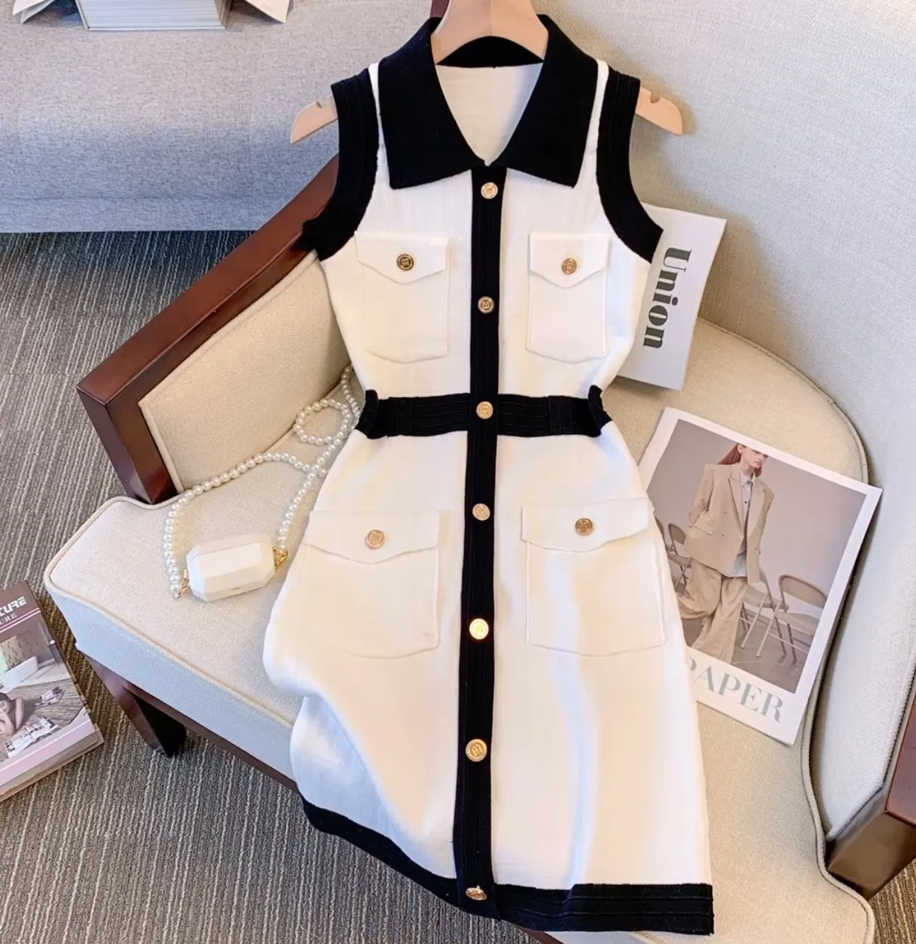 ILLY COLLARED CONTRAST KNIT DRESS