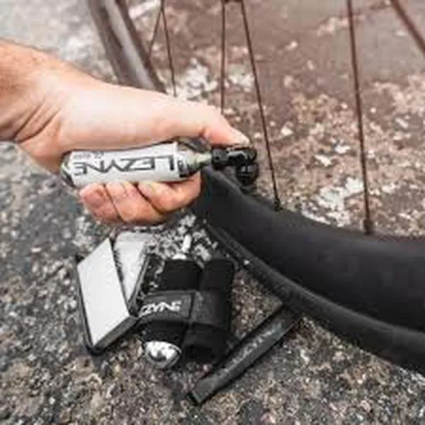 Lezyne Twin Speed Drive Co2 Inflator with 25g Cartridge