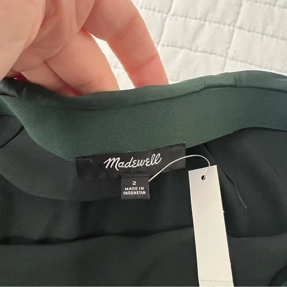 Madewell Satin Maxi Slip Skirt in Luxury Forest Green Size 2 NWT *Flawed*