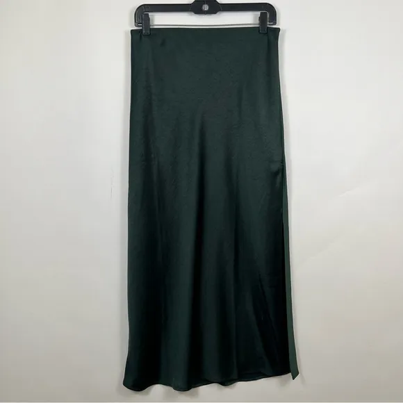 Madewell Satin Maxi Slip Skirt in Luxury Forest Green Size 2 NWT *Flawed*