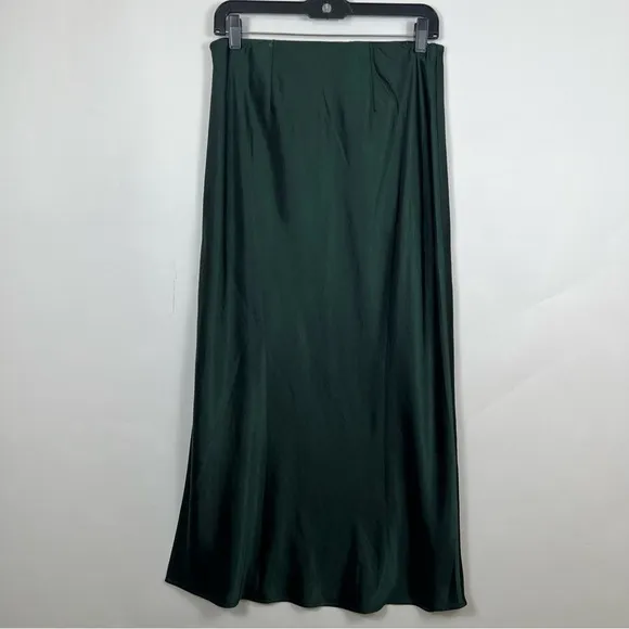 Madewell Satin Maxi Slip Skirt in Luxury Forest Green Size 2 NWT *Flawed*