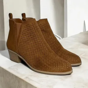 Market &amp; Spruce Stitch Fix | Qwin Ankle Boots Suede Perforated Cognac EUC