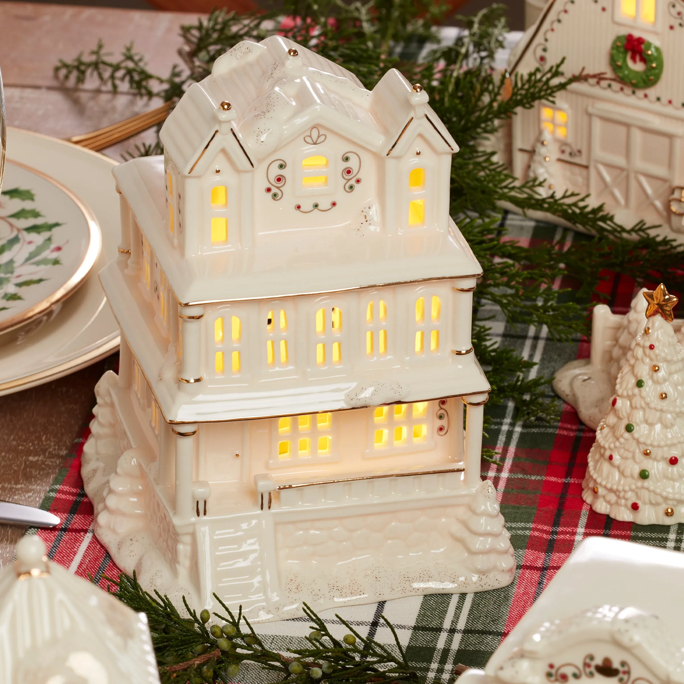 Mistletoe Park Light-Up Victorian House Figurine