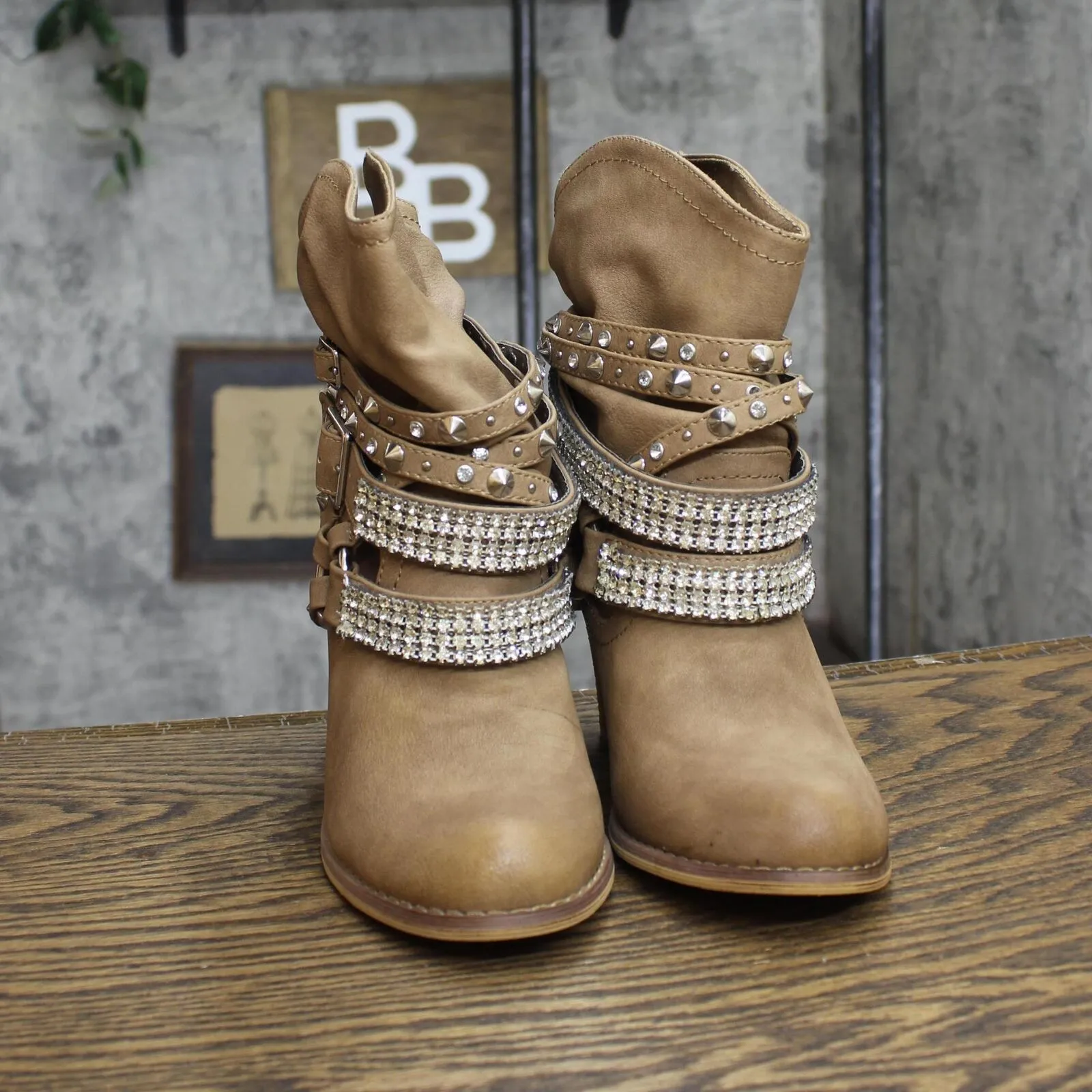 Not Rated Women's Swanky Ankle Bootie SWANKY Brown 6M
