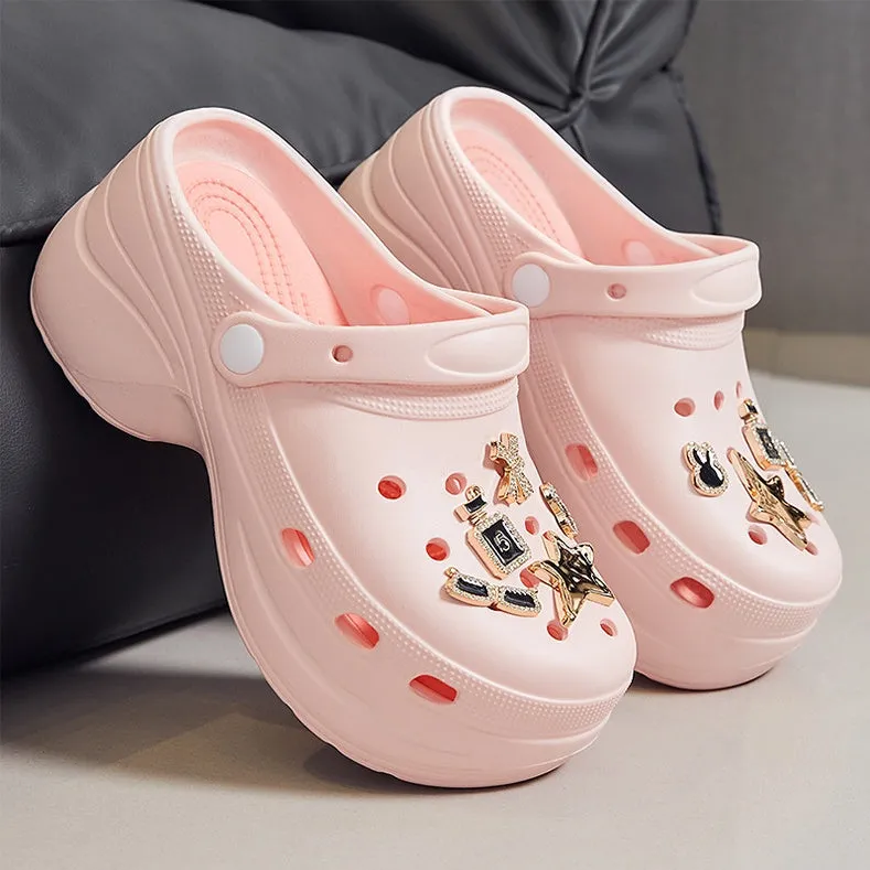 Quick-Drying and Breathable Women's Crocs for Soft and Cushioned Comfort