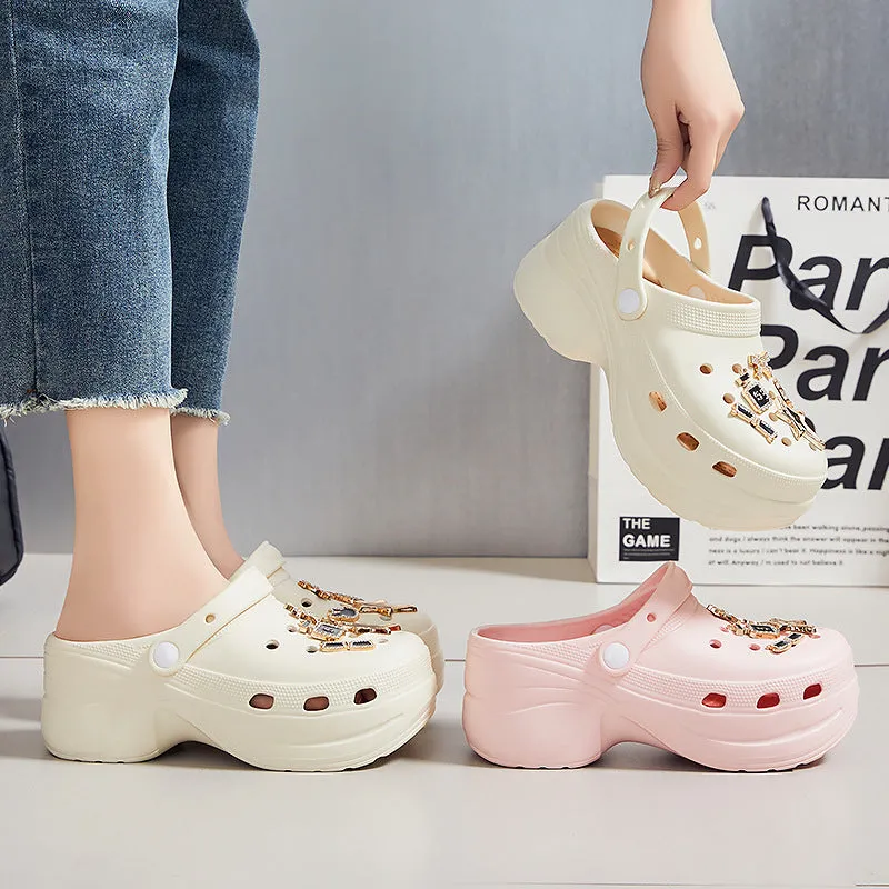 Quick-Drying and Breathable Women's Crocs for Soft and Cushioned Comfort