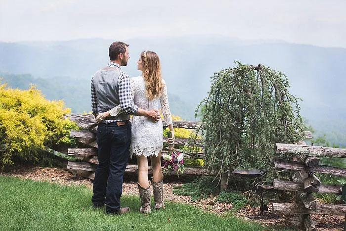 Short Lace Country Wedding Dresses for Women Wear Boots