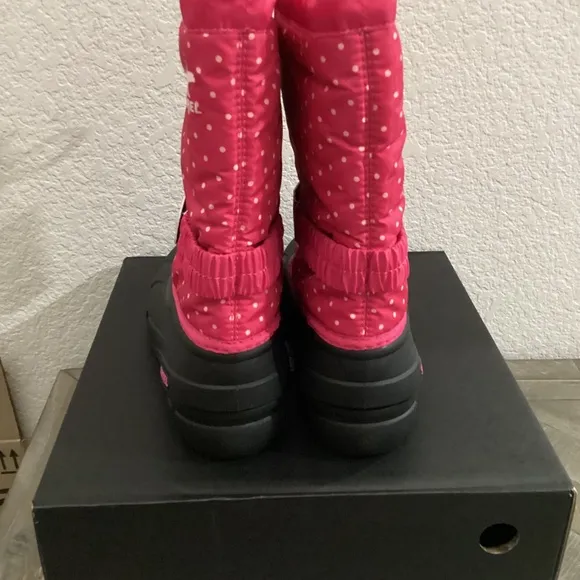 SOREL Flurry Weather Resistant Snow Boot (Big Kid) 6 M,
