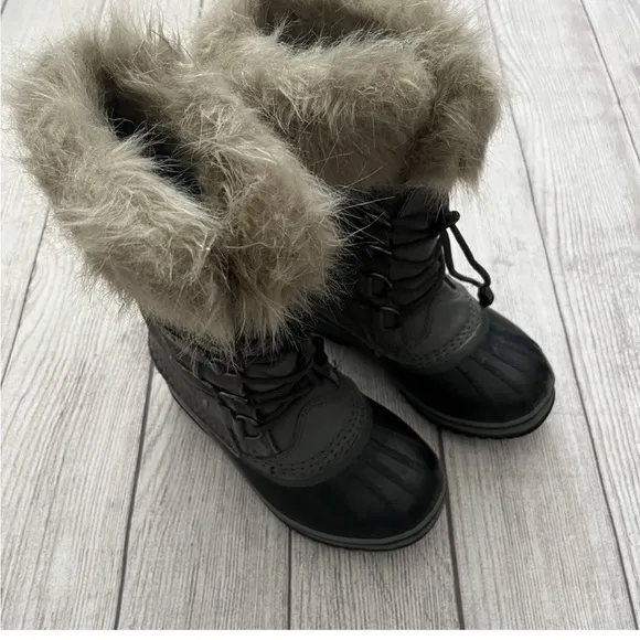 Sorel Joan of Arctic gray winter boots