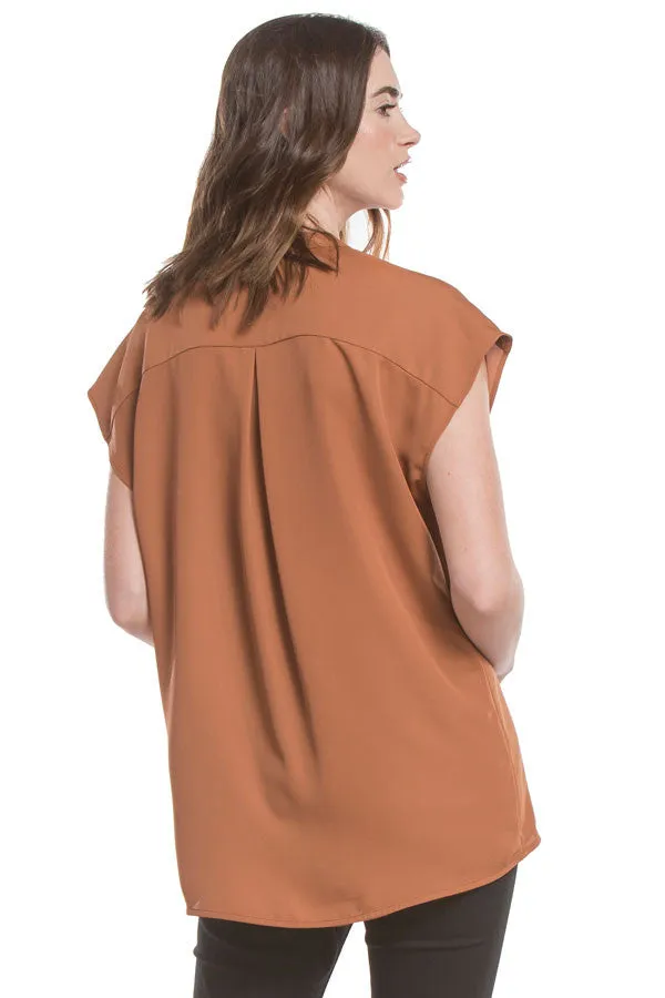 V-neck Slip-on Blouse | De Leche